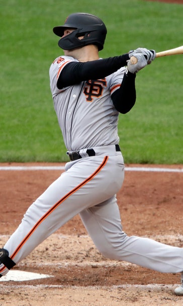 Posey ends long homerless drought, Giants edge Pirates 3-2